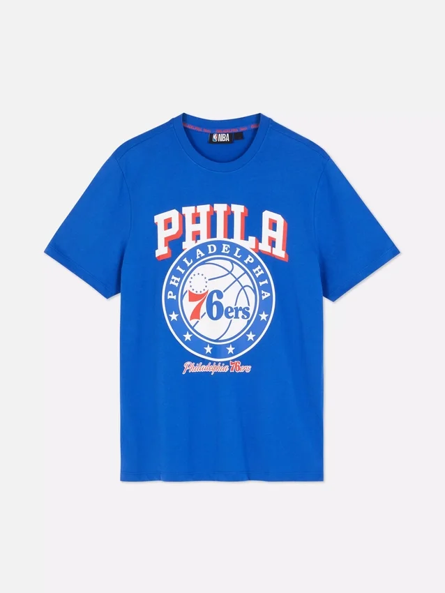 Camiseta con diseño de los Philadelphia 76ers de la NBA