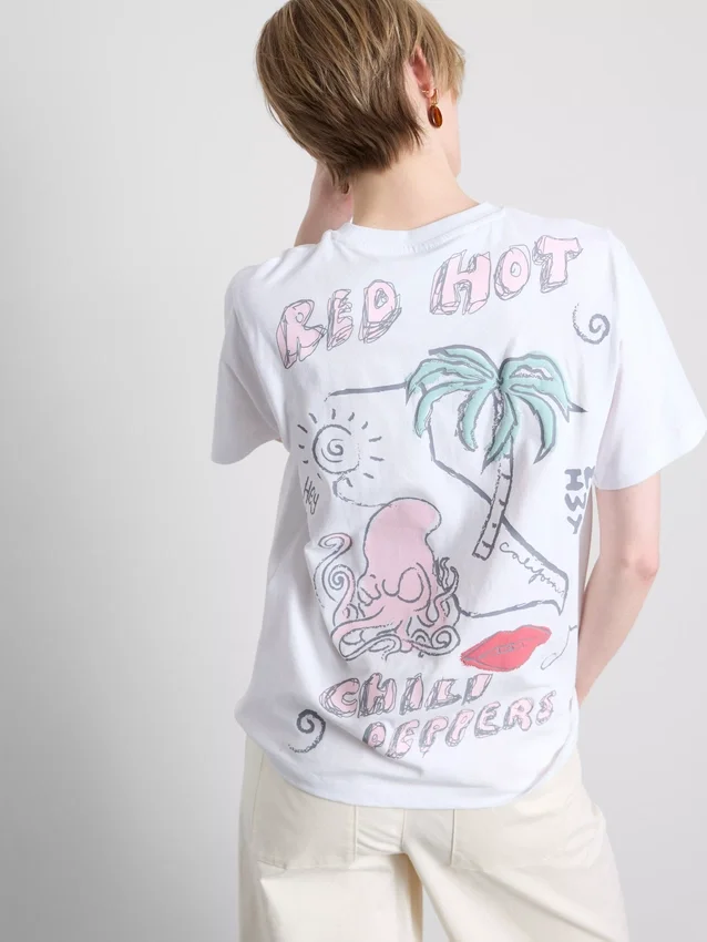 Camiseta con diseño de Red Hot Chili Peppers