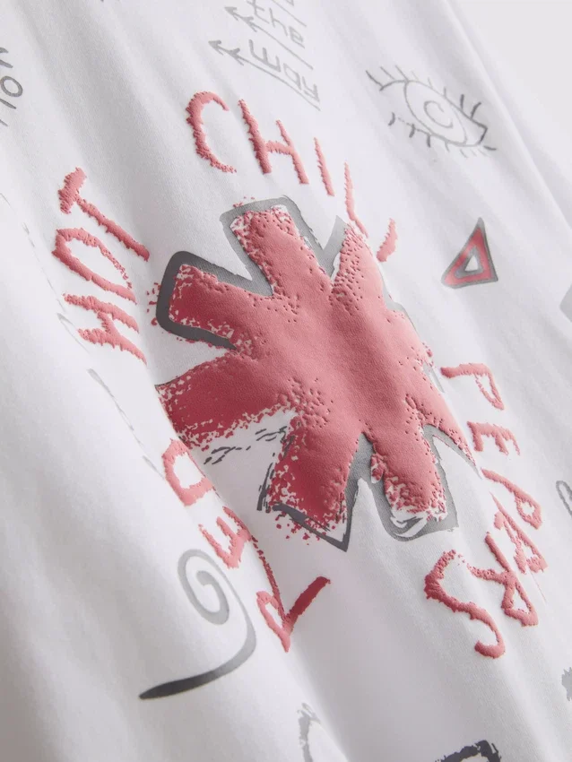 Camiseta con diseño de Red Hot Chili Peppers