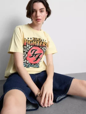 Camiseta con diseño del álbum de Foo Fighters