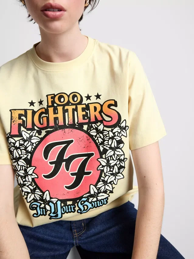 Camiseta con diseño del álbum de Foo Fighters