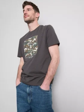 Camiseta con diseño del Monte Everest