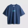 Camiseta con diseño gráfico