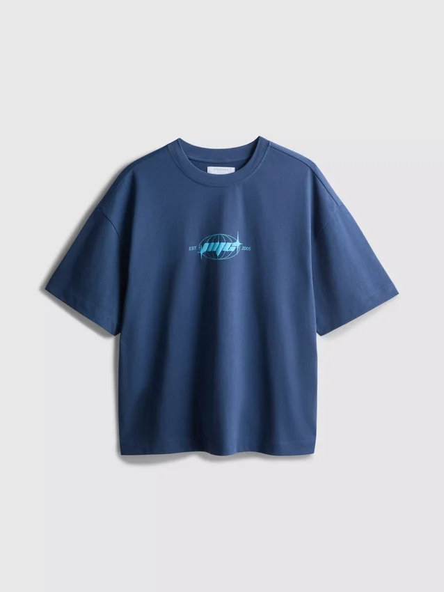 Camiseta con diseño gráfico