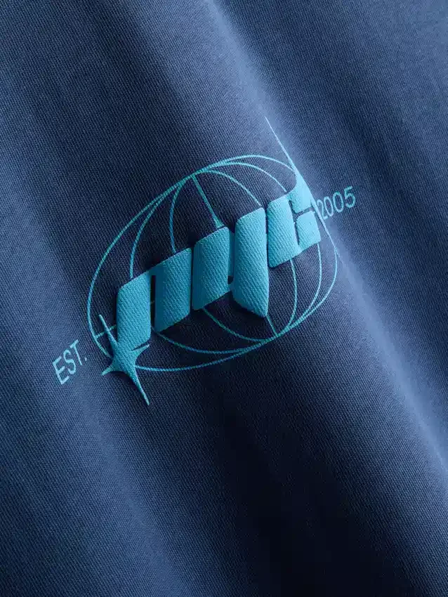 Camiseta con diseño gráfico