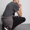 Camiseta con diseño gráfico de Kameoka
