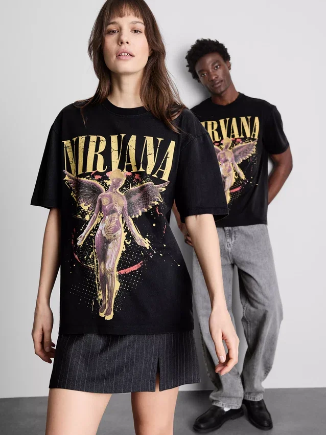 Camiseta con diseño gráfico de Nirvana Angel