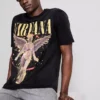 Camiseta con diseño gráfico de Nirvana Angel