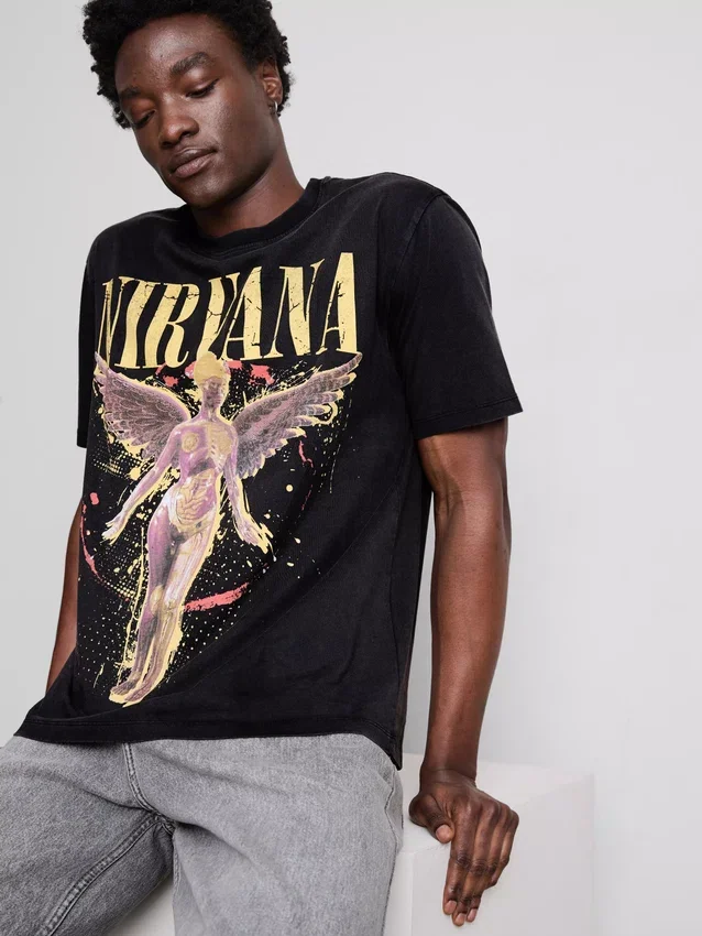Camiseta con diseño gráfico de Nirvana Angel