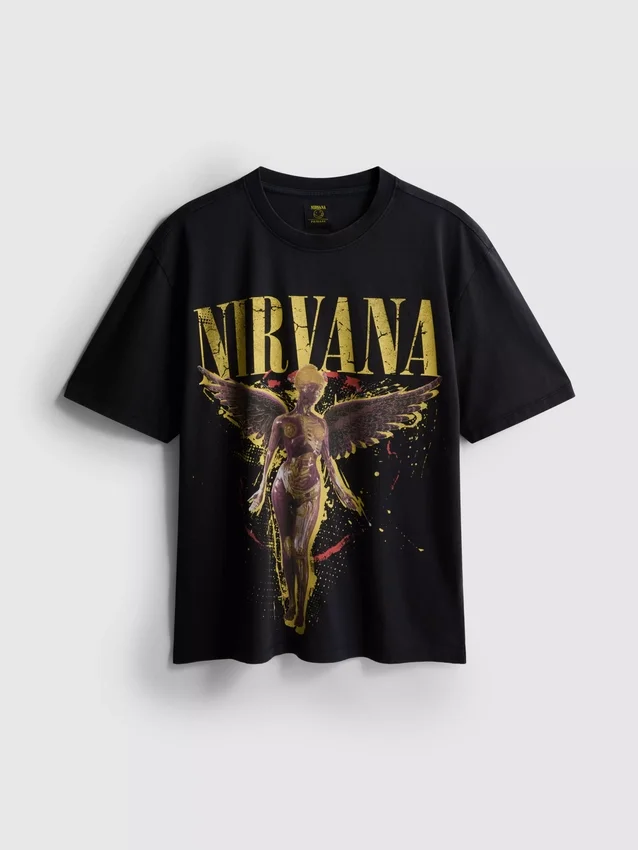 Camiseta con diseño gráfico de Nirvana Angel