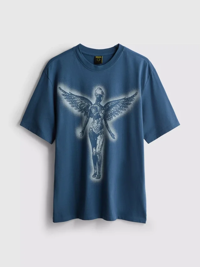 Camiseta con diseño gráfico de Nirvana Angel