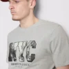 Camiseta con diseño gráfico de Nueva York
