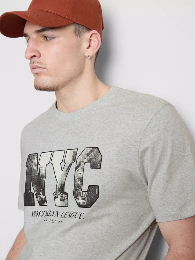 Camiseta con diseño gráfico de Nueva York