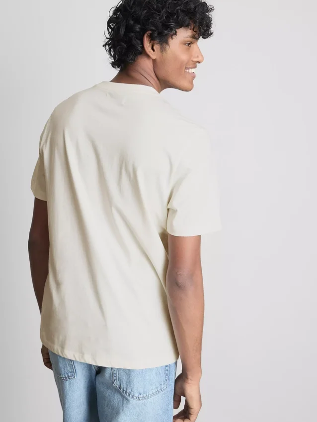 Camiseta con diseño gráfico «Paradise Beach»