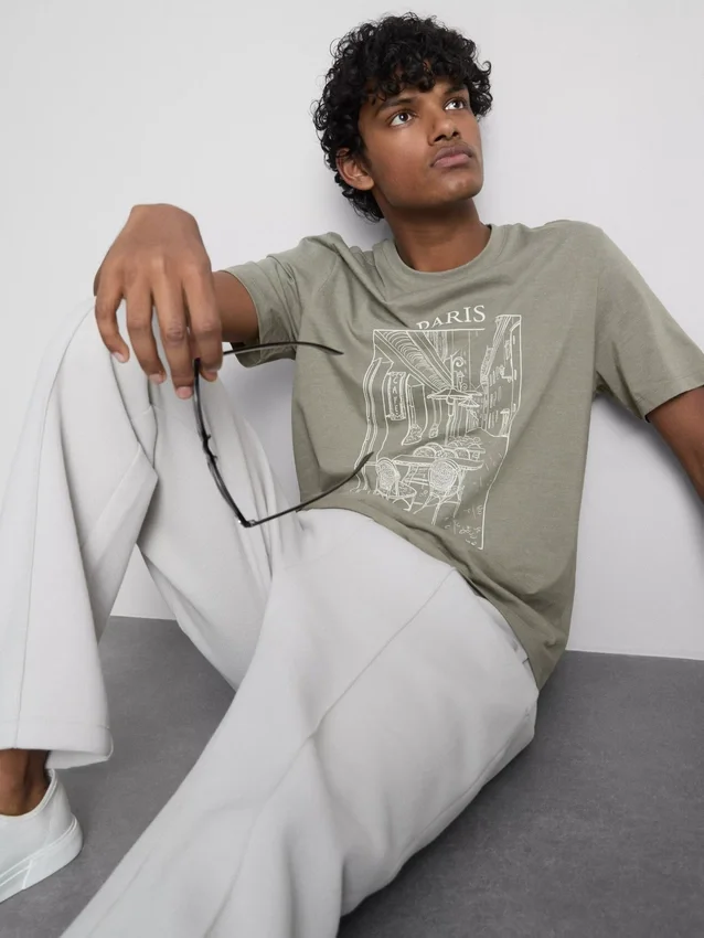 Camiseta con estampado de París