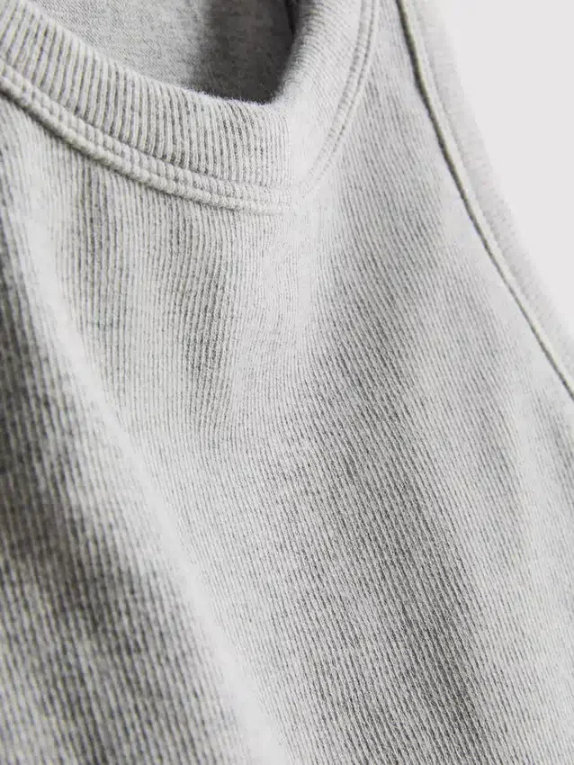 Camiseta corta sin costuras de punto acanalado