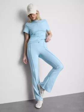Camiseta cuadrada con detalles en las costuras, con alto contenido de algodón