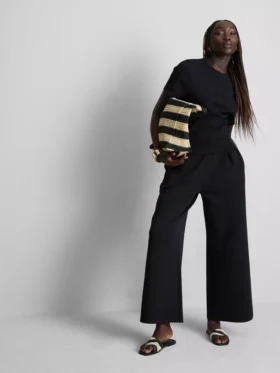 Camiseta cuadrada con detalles en las costuras, con alto contenido de algodón