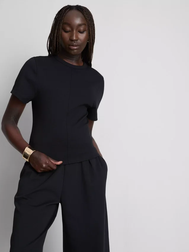 Camiseta cuadrada con detalles en las costuras, con alto contenido de algodón