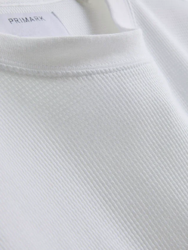 Camiseta cuadrada con textura