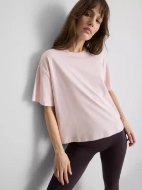 Camiseta de algodón de corte recto con cuello redondo