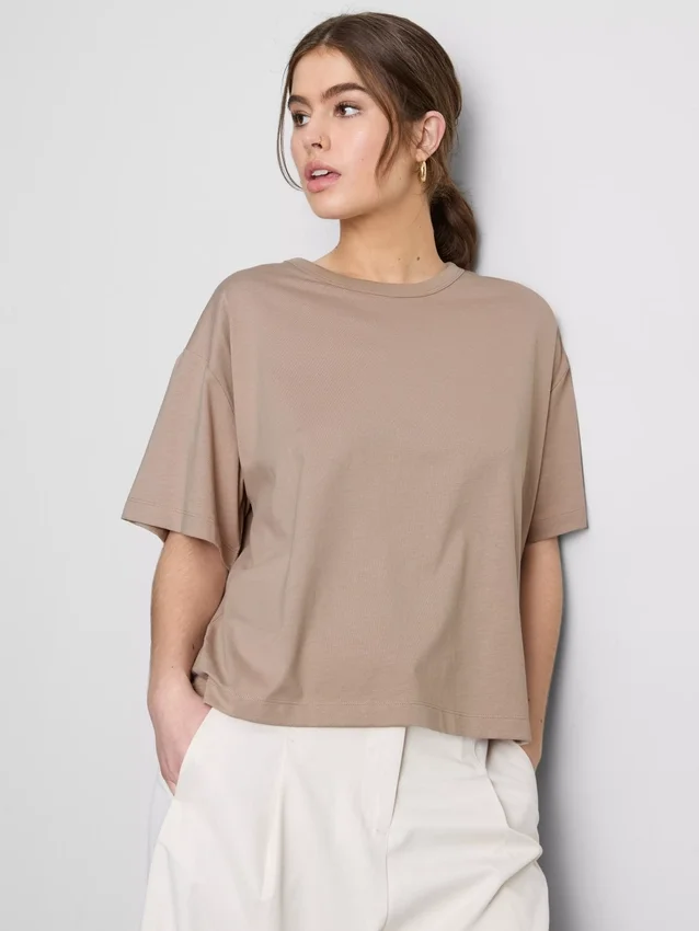 Camiseta de algodón de corte recto con cuello redondo