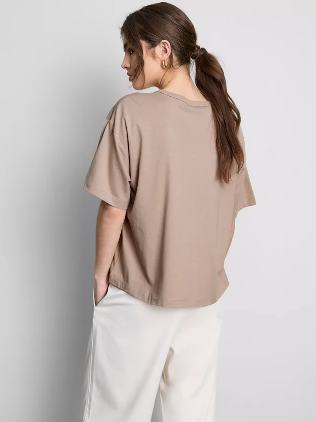 Camiseta de algodón de corte recto con cuello redondo