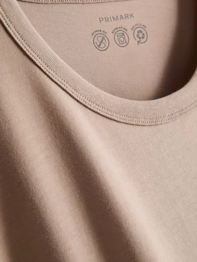Camiseta de algodón de corte recto con cuello redondo