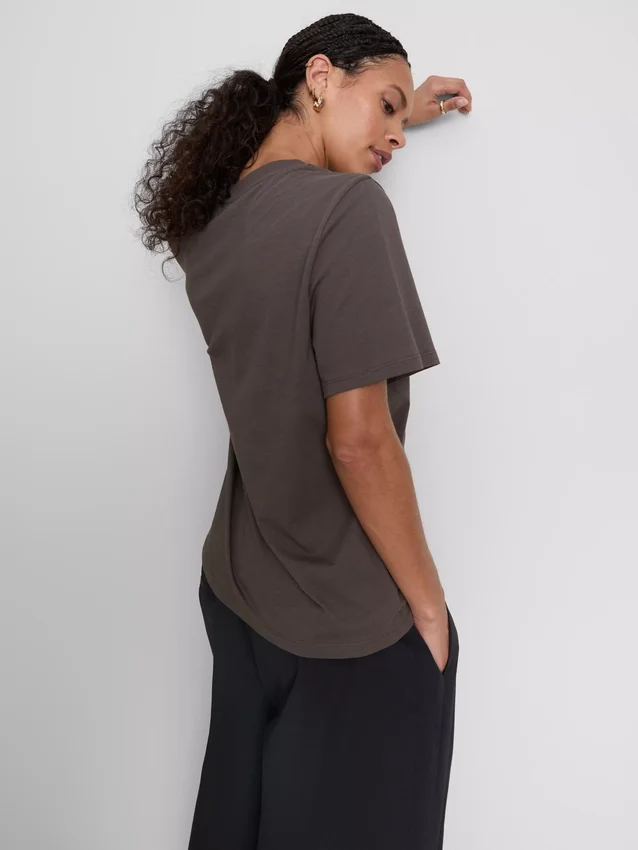 Camiseta de algodón de manga corta con diseño gráfico en pantalones cortos