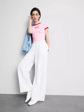 Camiseta de bebé de algodón estampada con cuello anillado