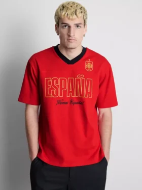 Camiseta de fútbol con diseño de España