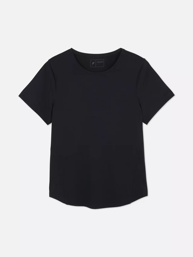 Camiseta deportiva con dobladillo curvo