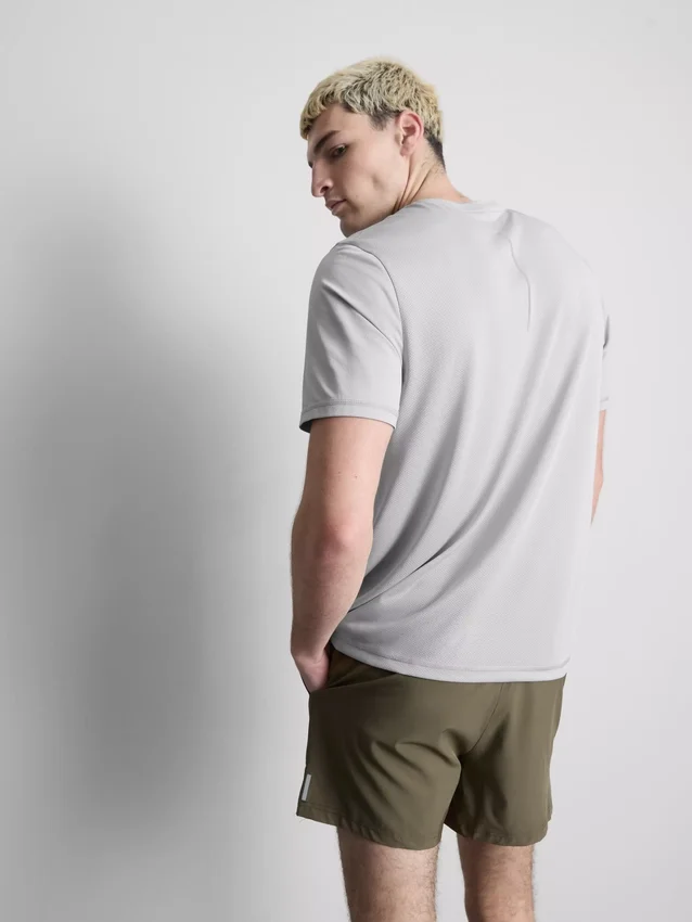 Camiseta deportiva de manga corta