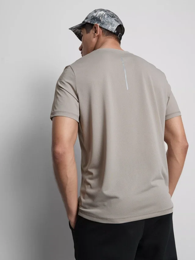 Camiseta deportiva de manga corta