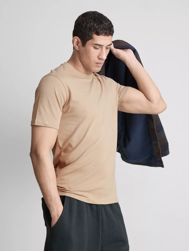 Camiseta elástica de corte ajustado