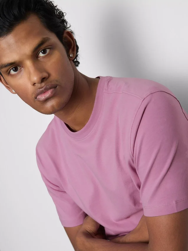 Camiseta elástica de corte ajustado