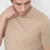 Camiseta elástica de corte ajustado