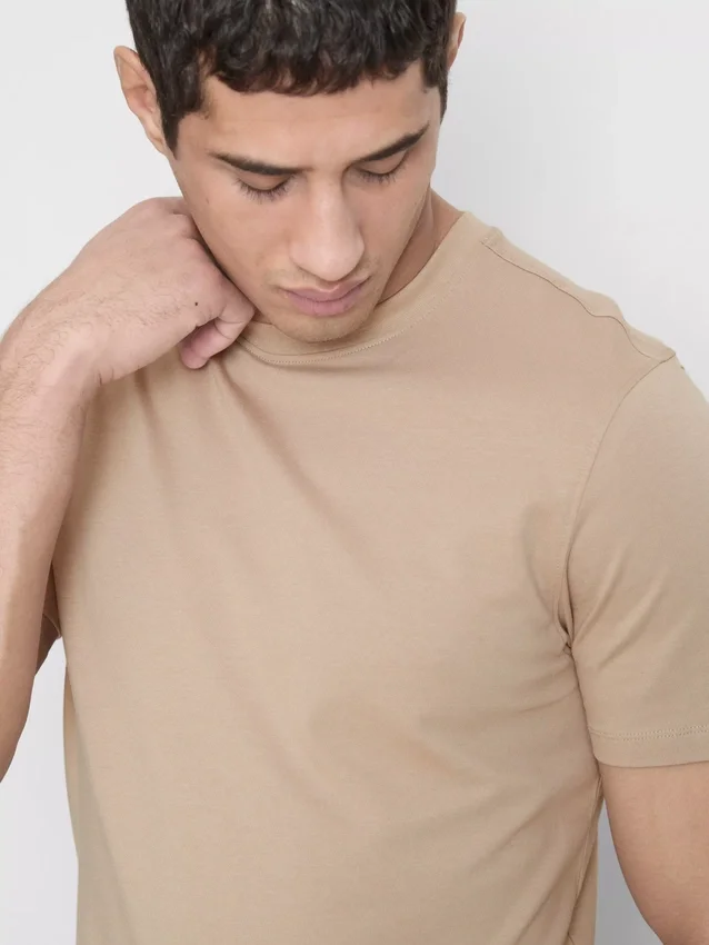 Camiseta elástica de corte ajustado