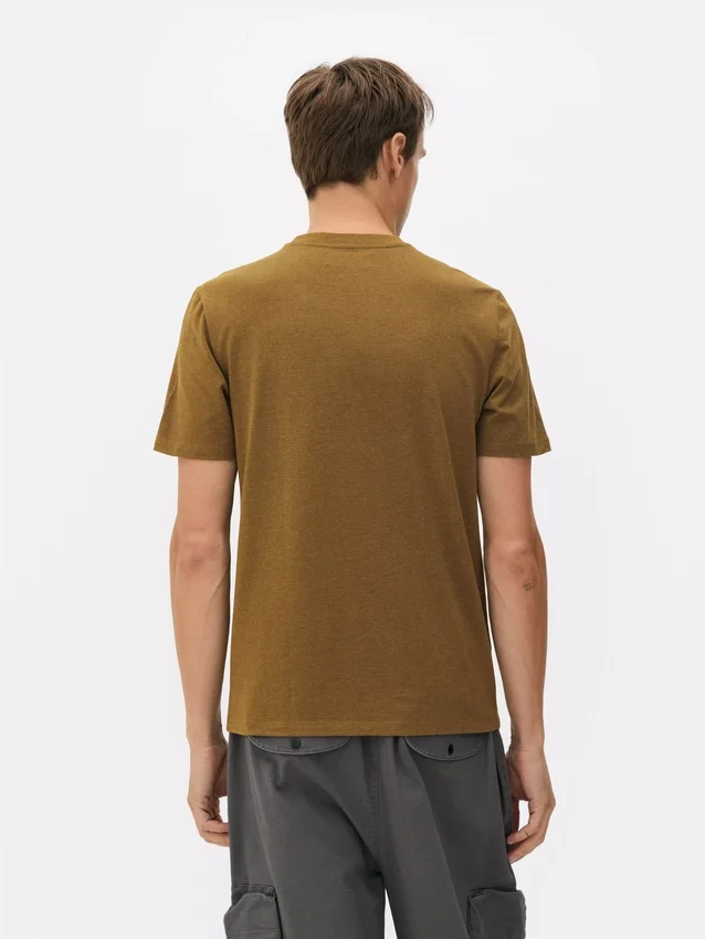 Camiseta elástica de corte ajustado