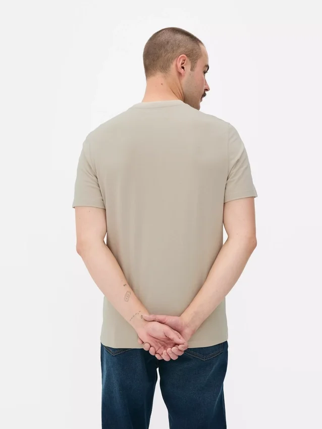 Camiseta elástica de corte ajustado