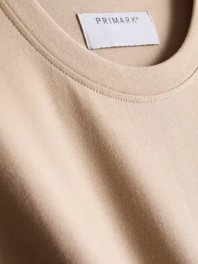 Camiseta elástica de corte ajustado