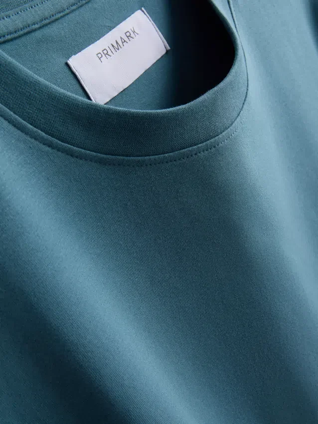 Camiseta elástica de corte ajustado