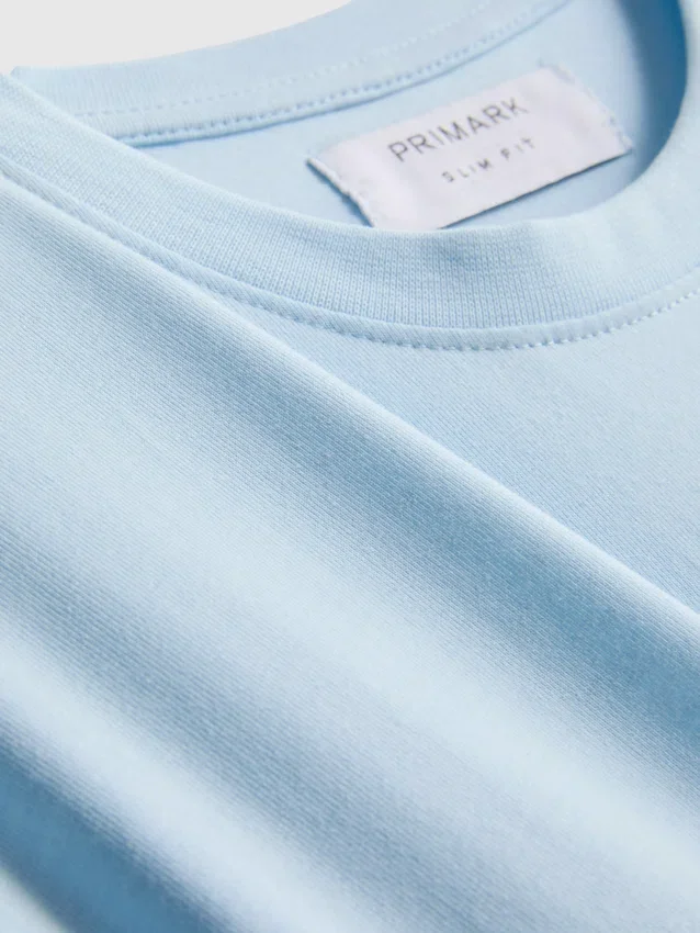 Camiseta elástica de corte ajustado