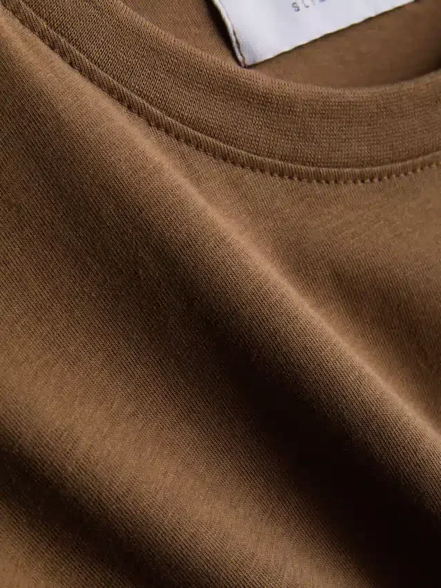 Camiseta elástica de corte ajustado