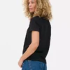 Camiseta Essential con cuello en V