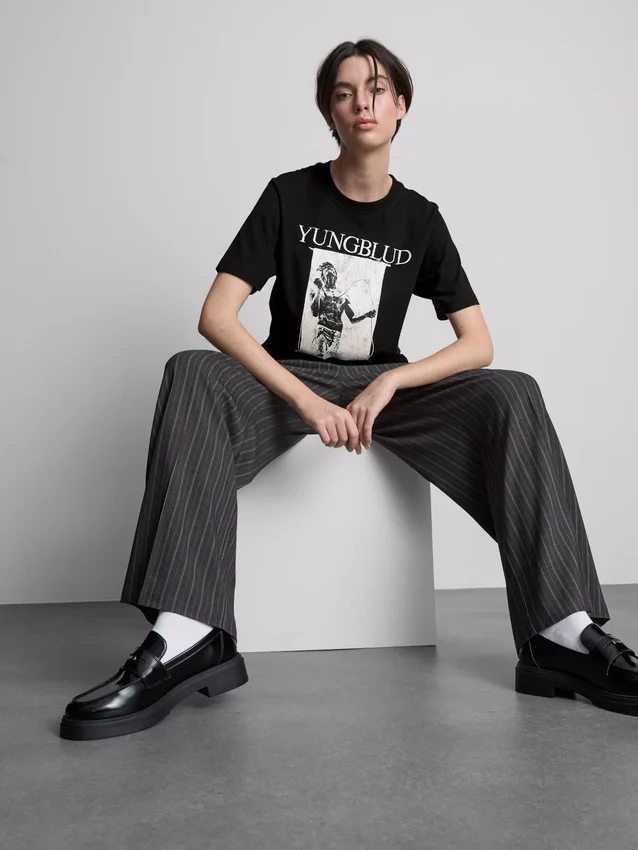 Camiseta gráfica de manga corta de Yungblud