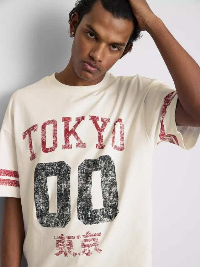 Camiseta gráfica desgastada de manga corta «Tokyo»