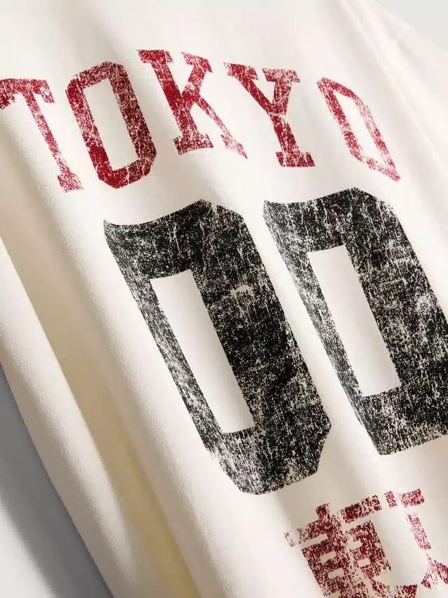 Camiseta gráfica desgastada de manga corta «Tokyo»