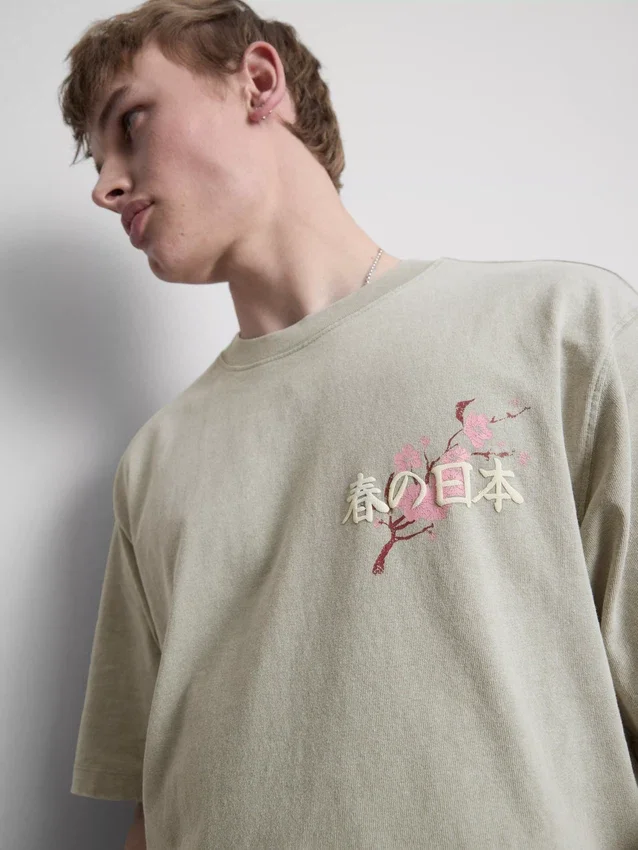 Camiseta gráfica lavada de Japón