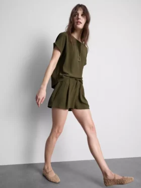 Camiseta holgada de cuello redondo con ventilación
